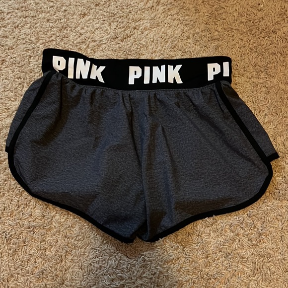 Grey shorts - Picture 2 of 2